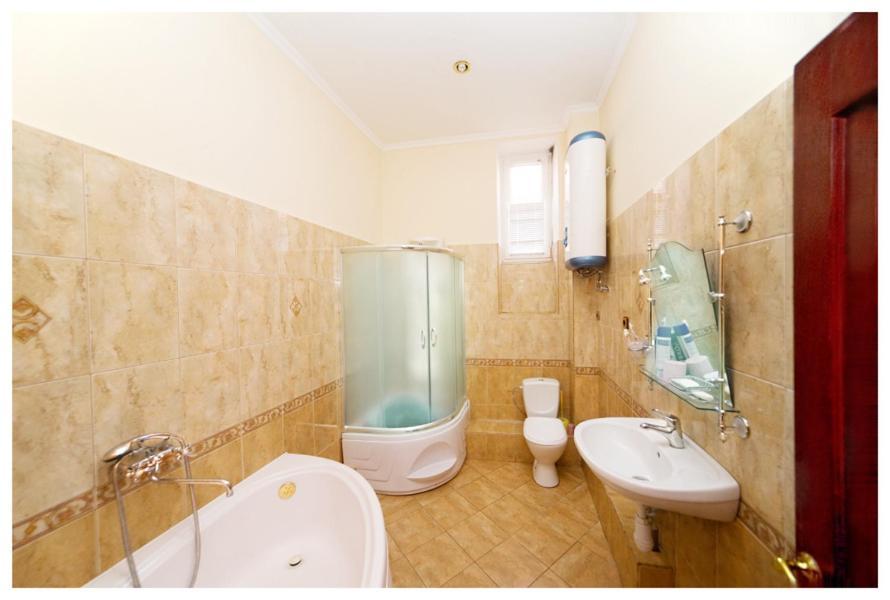 Apple Hostel Lviv Exterior photo