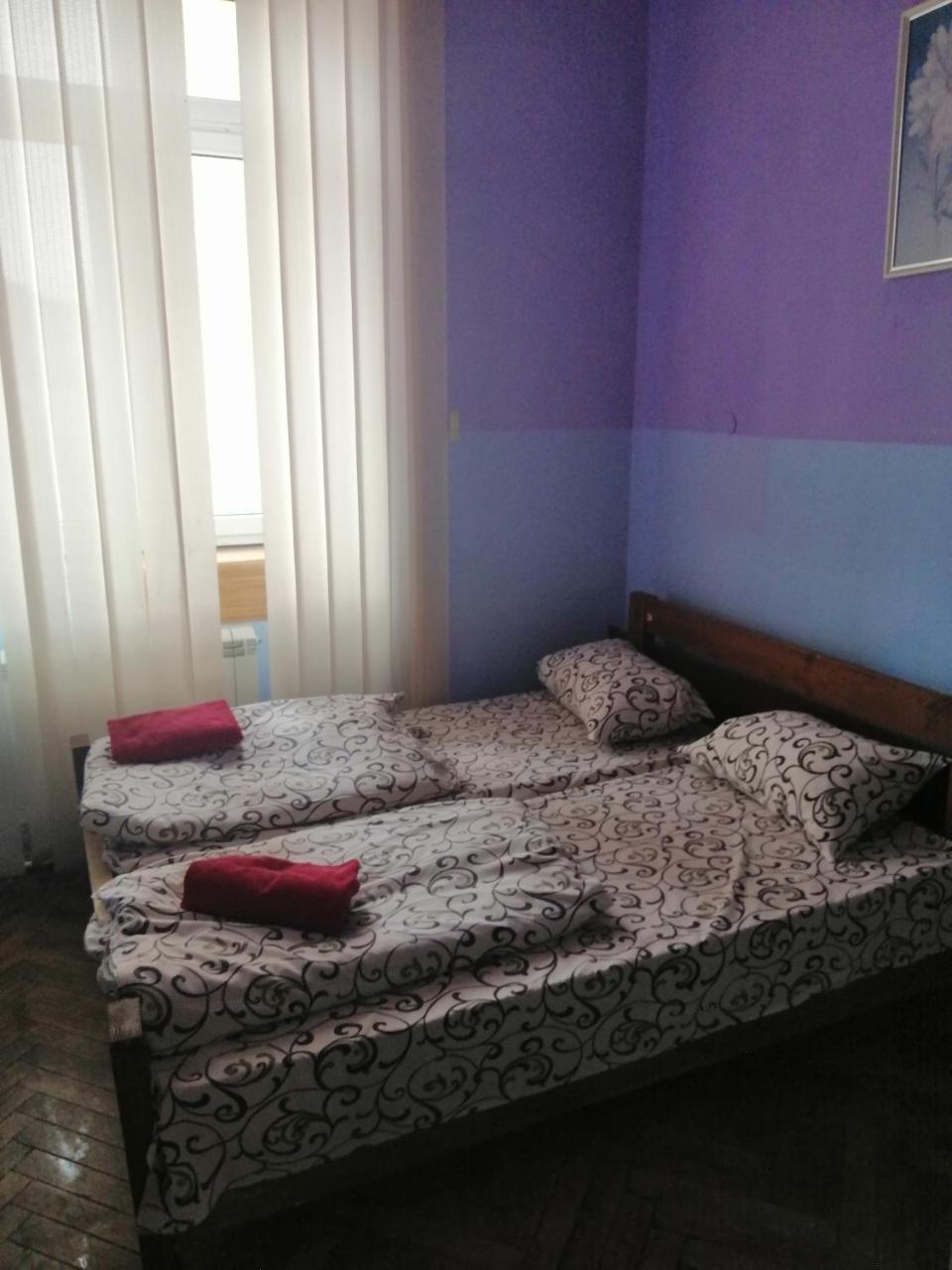 Apple Hostel Lviv Exterior photo